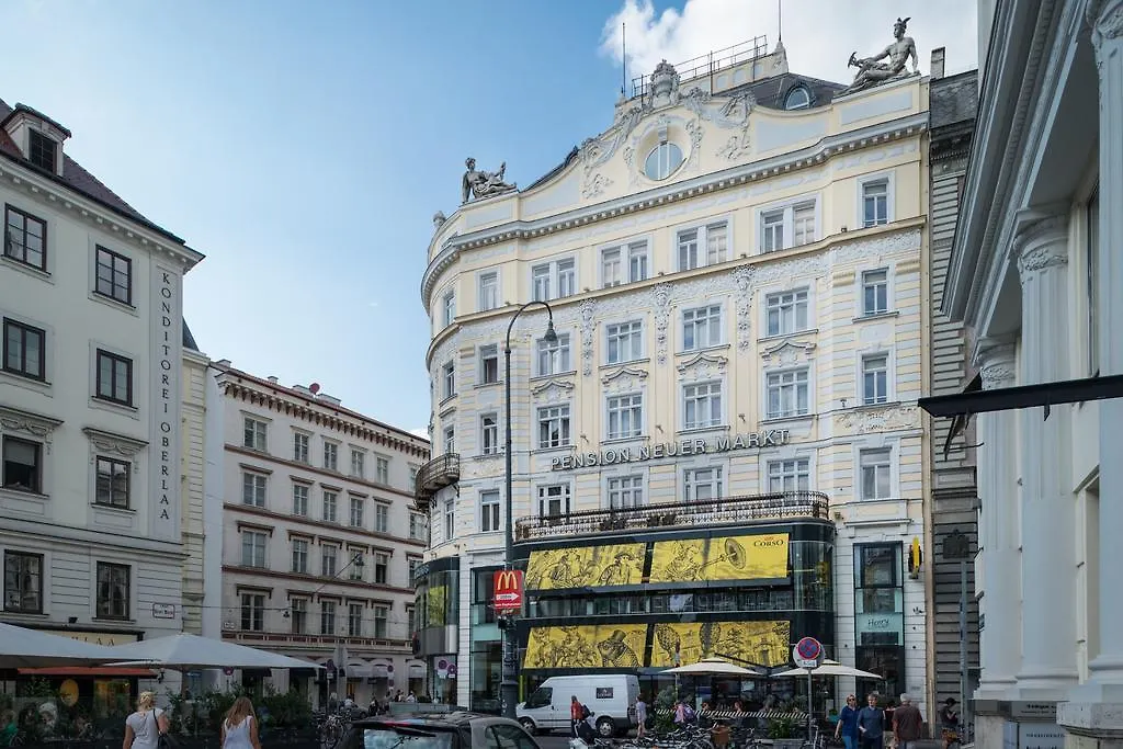 Pension Neuer Markt-1